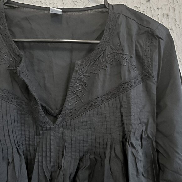 Old Navy Split Neck Cotton Peasant Top, Black, Size M - Picture 2 of 12